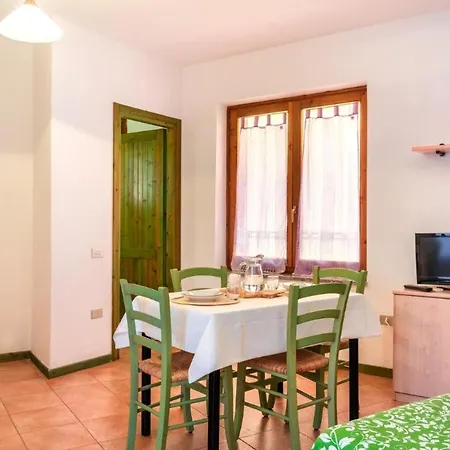Glorious Le Pavoncelle 1 Bedroom Sleeps 4 Child Apartment *