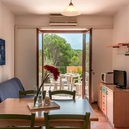 Glorious Le Pavoncelle 1 Bedroom Sleeps 4 A Child Bed Possible Lägenhet