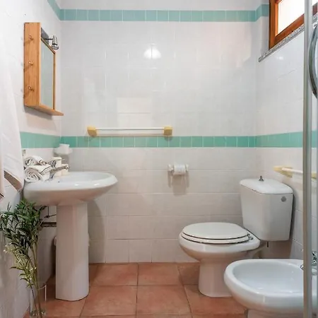 Apartment Glorious Le Pavoncelle 1 Bedroom Sleeps 4 Child Santa Teresa Gallura